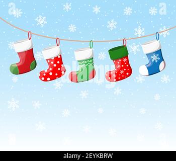 Weihnachtsstrümpfe in verschiedenen Farben am Seil Stock Vektor