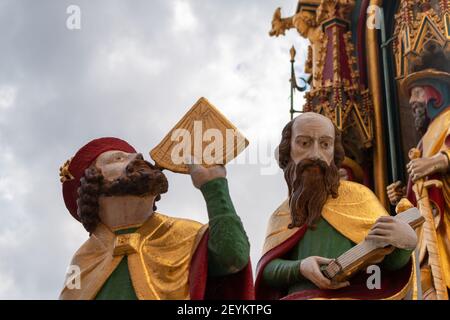 Zahlen zum Schönen Brunnen in Nürnberg. Stockfoto