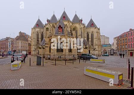 Download Preview Saint-Maurice, gotische Hallenkirche in Lille, Frankreich, an einem bewölkten Tag Stockfoto