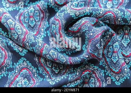 Blau Stoff Textur Hintergrund oder gewellte Textil-Probe mit schönen Muster Stockfoto