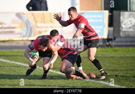 Cornish Pirates Rhodri Davies punktet beim Greene King IPA Championship-Spiel im Mennaye Field, Penzance. Bilddatum: Samstag, 6. März 2021. Stockfoto