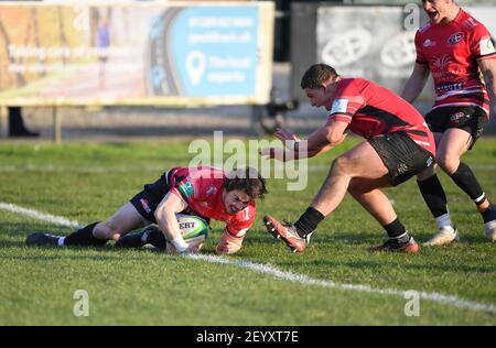 Cornish Pirates Rhodri Davies punktet beim Greene King IPA Championship-Spiel im Mennaye Field, Penzance. Bilddatum: Samstag, 6. März 2021. Stockfoto