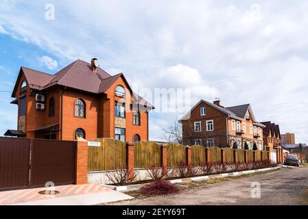 Andreevka, Russland - April 11,2016. Allgemeine Ansicht der kleinen Stadt in Solnechnogorsk Bezirk Stockfoto