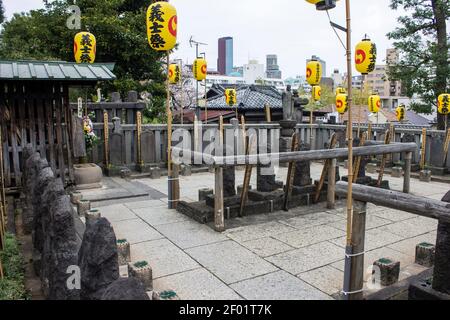 Tokio, Japan. Sengaku-ji, ein buddhistischer Soto Zen Tempel. Letzte Ruhestätte von Asano Naganori und seiner 47 Ronin Stockfoto