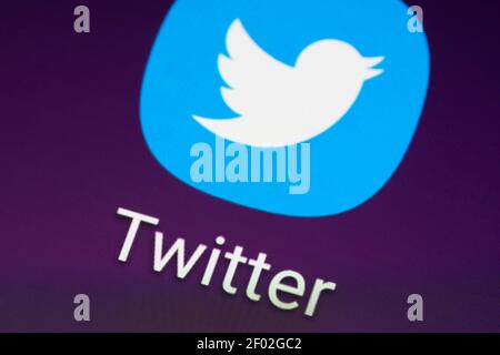 Eine Makroaufnahme auf einem Smartphone-Bildschirm der App Logo für Twitter - Twitter ist ein amerikanischer Microblogging und Social Networking-Dienst Stockfoto
