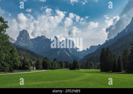 Ein schönes Bild von Parco Naturale Paneveggio Pale di San Martino, Italien , ein fesselndes Foto Stockfoto