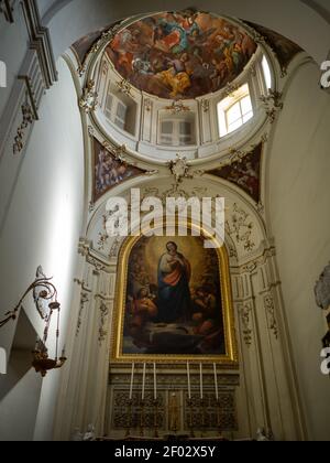 Kuppel mit Fresken und Marienmalerei in der Chiesa di San Francesco d’Assisi all’Immacolata Stockfoto