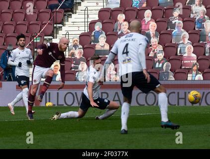 Scottish Championship - Heart of Midlothian / Dundee. Tynecastle Park, Edinburgh, Midlothian, Großbritannien. , . Hearts ist Gastgeber von Dundee bei der Scottish Championship im Tynecastle Park, Edinburgh. Bild zeigt: Hearts' Irish International, Liam Boyce, kommt vom Rand der Box aus nah. Kredit: Ian Jacobs/Alamy Live Nachrichten Stockfoto