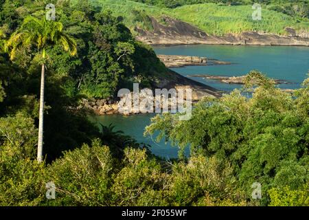 Schönes Bild von idyllischen Strand in Anchieta. Wunderschöne Küste von Espirito Santo State in Brasilien Stockfoto