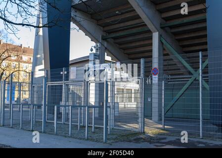 München, Deutschland. März 2021, 06th. Außerhalb des Grünwalder Stadions Quelle: SPP Sport Pressefoto. /Alamy Live Nachrichten Stockfoto