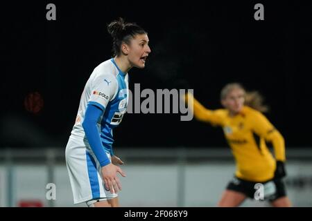 Niederhasli, Zürich. März 2021, 06th. 6th. März 2021, Niederhasli, GC/Campus, AXA Women's Super League: Grasshopper Club Zürich - BSC YB-Women, # 19 Naja Glanzmann (GC) schreit und leitet die Verteidigung (Schweiz/Kroatien OUT) Quelle: SPP Sport Pressefoto. /Alamy Live Nachrichten Stockfoto