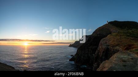 Cape Brett Lighthouse und Cape Brett Hut in Rawhiti New Seeland Stockfoto