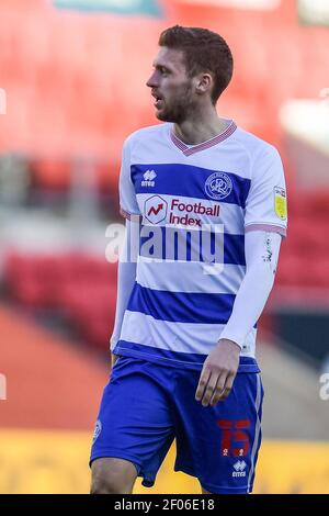 Bristol, Großbritannien. März 2021, 06th. Sam Field #15 von Queens Park Rangers in Bristol, Großbritannien am 3/6/2021. (Foto: Gareth Dalley/News Images/Sipa USA) Quelle: SIPA USA/Alamy Live News Stockfoto