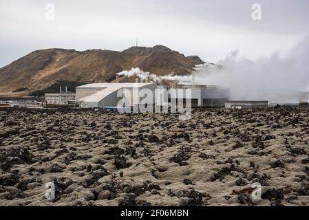 Geothermiekraftwerk Svartsengi, in der Nähe von Grindavik, Halbinsel Reykjanes, Südisland Stockfoto