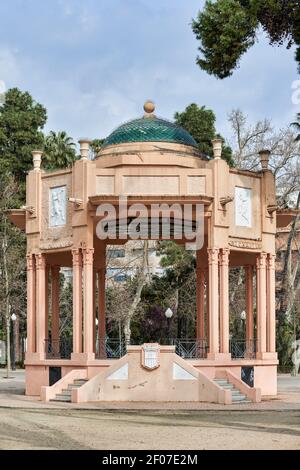 Musikalischer Tempel des 20th. Jahrhunderts, 16 geminate Säulen mit korinthischen Hauptstadt im Ribalta Park, Stadt Castellon, Spanien, Europa Stockfoto