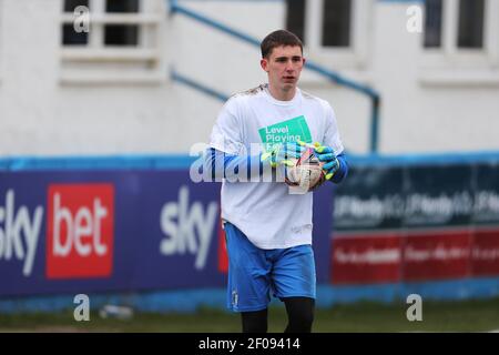 BARROW IN FURNESS. MÄRZ 6th Joel Dixon von Barrow erwärmt sich vor dem Sky Bet League 2 Spiel zwischen Barrow und Mansfield Town in der Holker Street, Barrow-in-Furness am Samstag, 6th. März 2021. (Kredit: Mark Fletcher, Mi News) Kredit: MI Nachrichten & Sport /Alamy Live Nachrichten Stockfoto