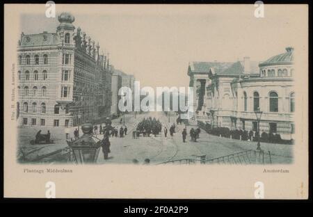 Plantage Middenlaan met links de Plantage Muidergracht en rechts het Aquarium van Artis. Uitgiven H. Sikkes, Amsterdam, Stockfoto