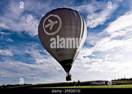 Meggenhofen, österreich, 16. sep 2003, Luftballon mit Werbung für den Flughafen der blauen donau in linz, österreich Stockfoto