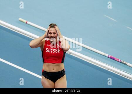 TORUN, POLEN - MÄRZ 6: Angelica Moser aus der Schweiz feiert ihren Sieg im Womens Pole Vault Finale während der Leichtathletik-Halleneuropameister Stockfoto