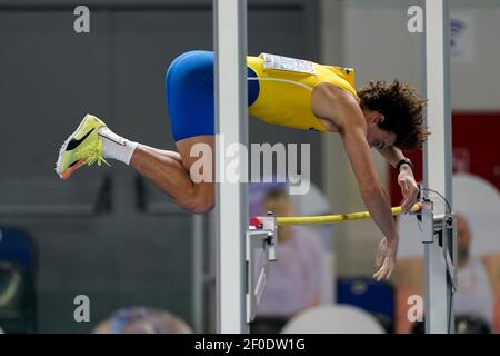 TORUN, POLEN - MÄRZ 6: Armand Duplantis aus Schweden im Manns Pole Vault während der Leichtathletik-Halleneuropameisterschaften 2021 Matchwette Stockfoto