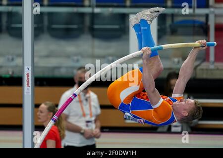 TORUN, POLEN - MÄRZ 6: Menno Vloon aus den Niederlanden im Polsprung der Männer während der Leichtathletik-Halleneuropameisterschaften 2021 matc Stockfoto