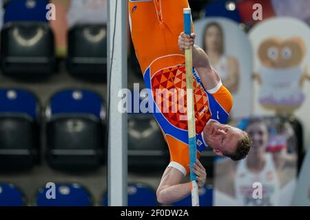 TORUN, POLEN - MÄRZ 6: Menno Vloon aus den Niederlanden im Polsprung der Männer während der Leichtathletik-Halleneuropameisterschaften 2021 matc Stockfoto