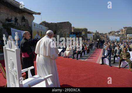 Mosul, Irak. März 2021, 07th. 7. März 021 : Papst Franziskus hält eine Rede auf dem Kirchplatz von Hosh al-Bieaa in Mossul Irak Quelle: Independent Photo Agency/Alamy Live News Stockfoto