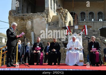 Mosul, Irak. März 2021, 07th. 7. März 021 : Papst Franziskus hält eine Rede auf dem Kirchplatz von Hosh al-Bieaa in Mossul Irak Quelle: Independent Photo Agency/Alamy Live News Stockfoto