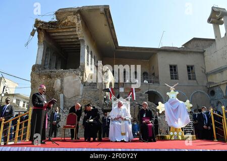 Mosul, Irak. März 2021, 07th. 7. März 021 : Papst Franziskus hält eine Rede auf dem Kirchplatz von Hosh al-Bieaa in Mossul Irak Quelle: Independent Photo Agency/Alamy Live News Stockfoto