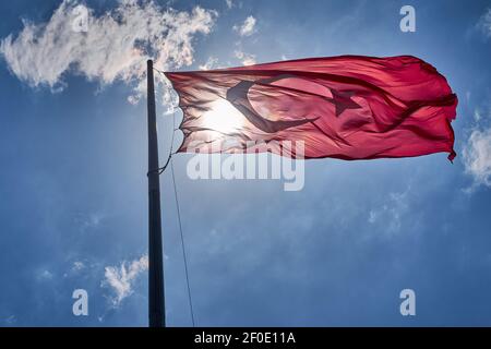 Türkische Nationalflagge Im Himmel Auftauchend Stockfoto