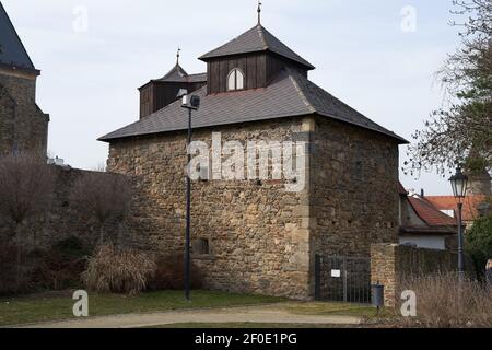 KLATOVY, TSCHECHISCHE REPUBLIK - 26. FEBRUAR 2021: Historische Stadtbefestigung Stockfoto