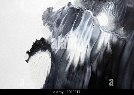 Abstrakt schwarz und weiß Aquarell oder Acrylfarbe Hintergrund. Schwarz-weiße Farbe Splash Textur kann für jedes Design verwendet werden. Stockfoto