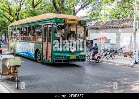 Peking, China. 2nd. Juni 2017. Bus auf den Straßen von Peking, China. Stockfoto