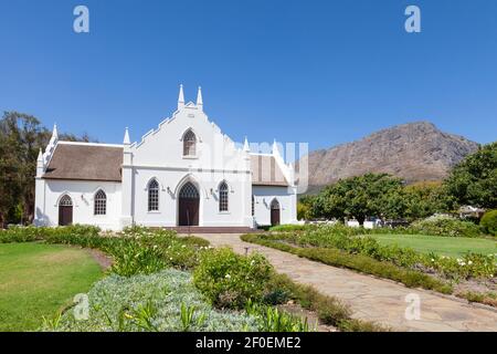 Historische 1847 Niederländisch reformierte Kirche oder Nederduitse Gereformeerde Kerk, Franschhoek, Western Cape Winelands, Western Cape, Südafrika Stockfoto