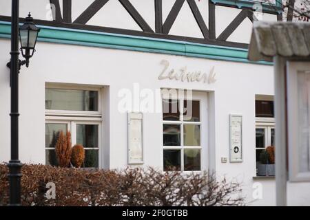 Wernigerode, Deutschland. März 2021, 06th. Blick auf das Restaurant ZEITWERK in Wernigerode. Das Restaurant des Spitzenkochs Robin Pietsch wurde in diesem Jahr mit einem Michelin-Stern und seinem zweiten Restaurant ausgezeichnet. Pietsch ist immer noch der einzige Sternekoch in Sachsen-Anhalt. Quelle: Matthias Bein/dpa-Zentralbild/ZB/dpa/Alamy Live News Stockfoto