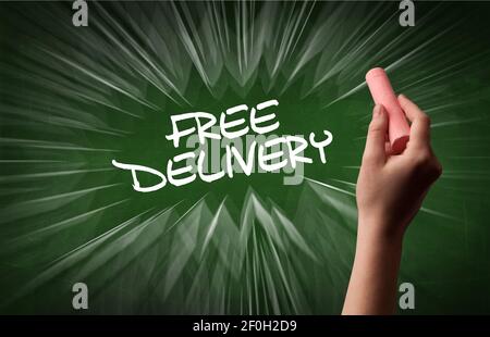 Handzeichnung KOSTENLOSE LIEFERUNG Inschrift mit weißer Kreide auf Tafel, Online Shopping Konzept Stockfoto