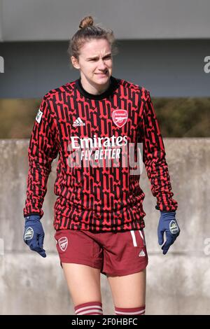 Burton Upon Trent, Großbritannien. März 2021, 07th. Vivianne Miedema (#11 Arsenal) entesr das Stadion vor dem Barclay FA Womens Super League Spiel zwischen Birmingham City und Arsenal in St. George's Park National Football Center in Burton Upon Trent, England. Kredit: SPP Sport Presse Foto. /Alamy Live Nachrichten Stockfoto