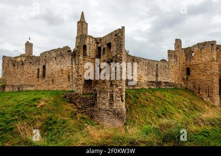 Der zweistöckige Carrickfergus Tower in der Süd-West-Ecke, die Teilweise im 18th. Jahrhundert eingestürzt einst eine ausgezeichnete Unterkunft Stockfoto