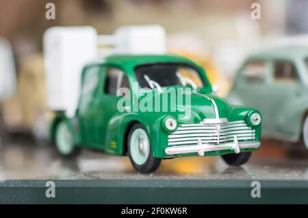 Retro-grünen Sport Spielzeugauto Stockfoto