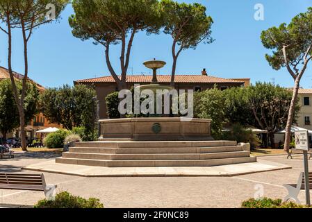 Brunnen im Park von orbetello vor den Mauern Stockfoto