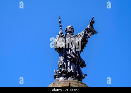 St. Bernhard von Clairvaux, Statue von St. Bernard, Grand Saint-Bernard, Great St. Bernard Pass, Col du Grand-Saint-Bernard, Colle del Gran San Stockfoto