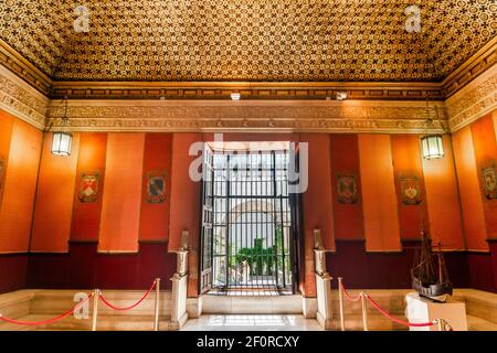 Maurisches Interieur der schönen Burg namens Real Alcazar in Sevilla, Andalusien, Spanien Stockfoto