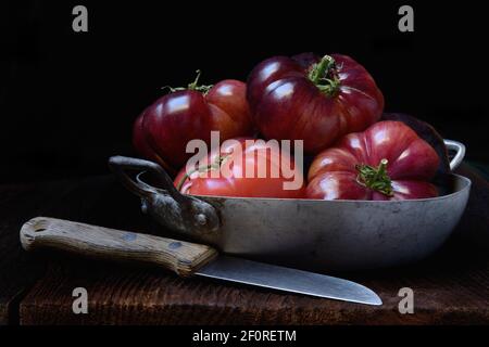 Tomate Mar Azul in der Haut, Blue Flesh Tomate aus Spanien, Deutschland Stockfoto