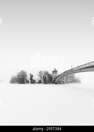 Die Abteibrücke verbindet Berlin Treptow Koepenick über die Spree Mit der Isle of Youth Stockfoto