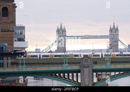 Entlang der Themse London - der Fluss Stockfoto