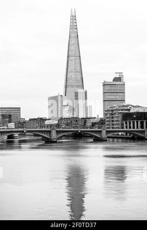 Entlang der Themse London - der Fluss Stockfoto