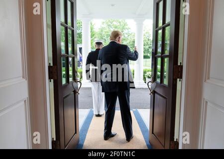 Präsident Donald Trump verabschiedet den polnischen Präsidenten Andrzej Duda am Mittwoch, den 24 2020. Juni, vom Westflügel-Eingang des Weißen Hauses. Stockfoto