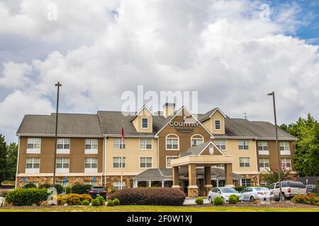 Gwinnett County, GA / USA - 07 29 20: Country Inn and Suites Hotel Stockfoto