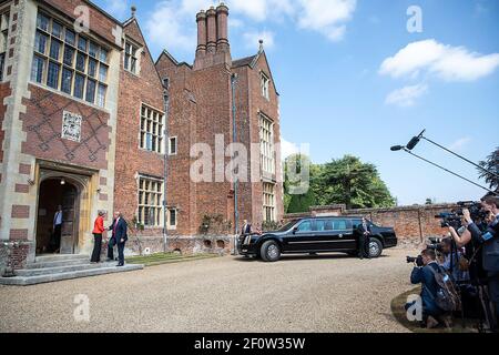 Premierministerin Theresa May begrüßt Präsident Donald Trump zu ihr Aufenthalt für ein bilaterales Treffen / Juli 12 2018 Stockfoto