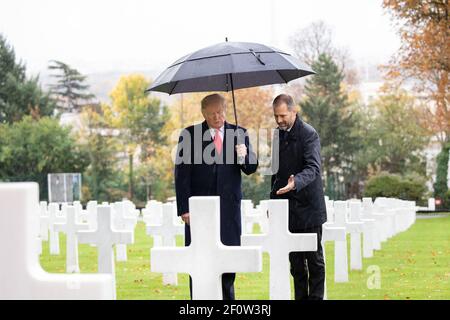 Präsident Donald Trump bei der amerikanischen Gedenkzeremonie auf dem amerikanischen Friedhof Suresnes Sonntag, den 11 2018. November Stockfoto